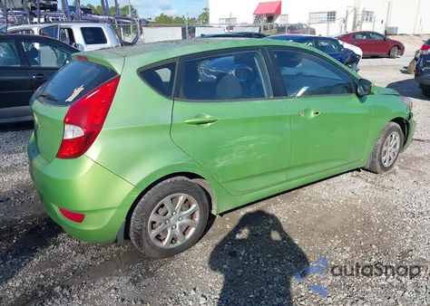2013 Hyundai Accent Gs z USA, uszkodzony, nr VIN KMHCT5AE1DU081113